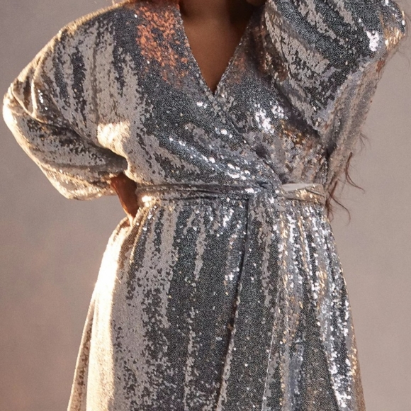 Anthropologie Dresses & Skirts - Silver sequin dress